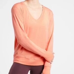 Athleta medium sunrise v neck sweatshirt